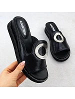 Dámské žabky na nízkém podpatku černé M.Daszynski Dámské žabky na nízkém podpatku černé M.Daszynski