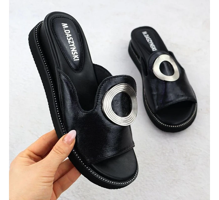 Dámské žabky na nízkém podpatku černé M.Daszynski Dámské žabky na nízkém podpatku černé M.Daszynski