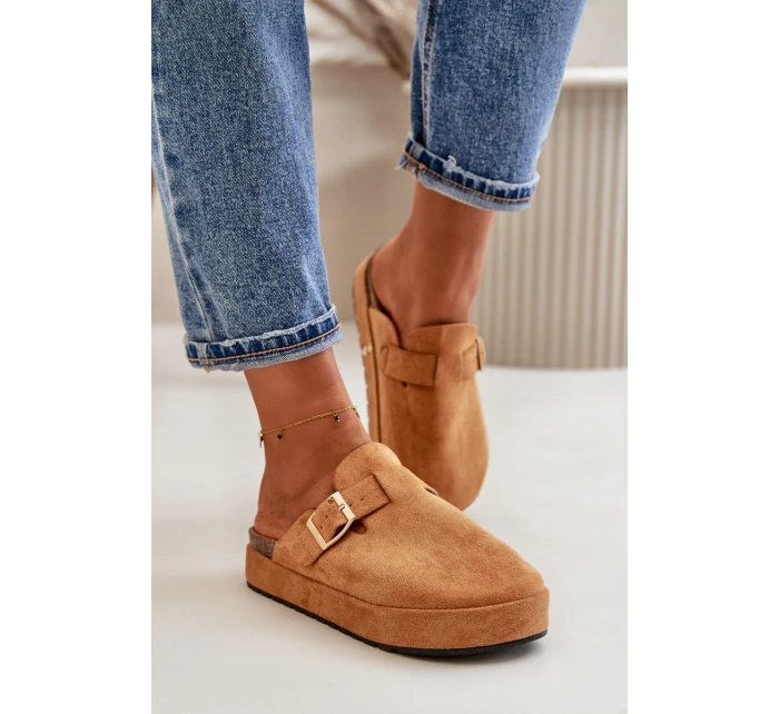 Dámské Klapky Na Platformě Se Zlatou Camel model 21670545 - Boto Dámské Klapky Na Platformě Se Zlatou Camel model 21670545 - Boto