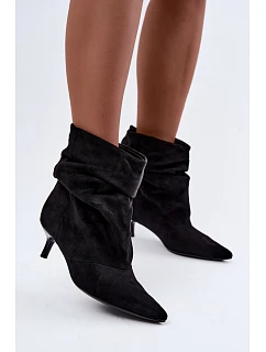 Černé slip-on kozačky typu Slouchy na podpatku Loralia