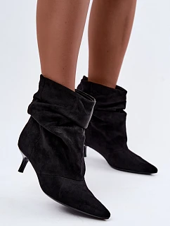 Černé slip-on kozačky typu Slouchy na podpatku Loralia