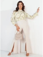 Dámská plisovaná halenka béžová Dstreet model 21972938 - FashionStreet Dámská plisovaná halenka béžová Dstreet model 21972938 - FashionStreet