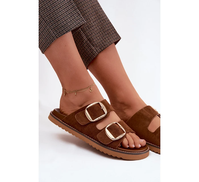 Dámské pantofle z imitace semiše s zlatými přezkami Camel model 22122708 - Boto