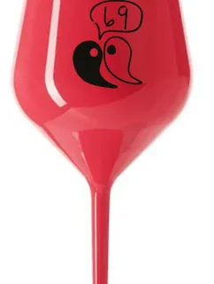 69 - červená nerozbitná sklenice na víno 470 ml