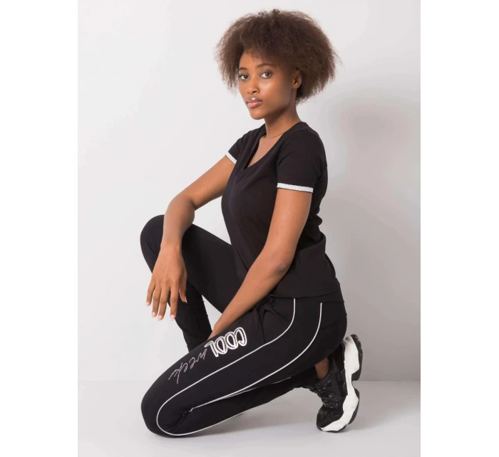 Dámské teplákové kalhoty RV DR model 18926497 černé Relevance - FPrice Dámské teplákové kalhoty RV DR model 18926497 černé Relevance - FPrice