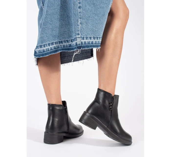 Módní černé kotníčkové boty dámské na širokém podpatku Módní černé kotníčkové boty dámské na širokém podpatku