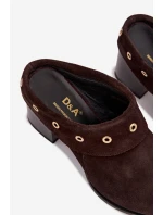 Semišové dámské sandály na podpatku D&A model 22031840 čokoládové - S.Barski