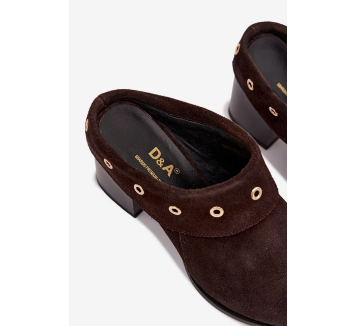Semišové dámské sandály na podpatku D&A model 22031840 čokoládové - S.Barski