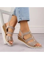 Pohodlné sandály na podpatku W rose gold model 19730112 - Rieker Pohodlné sandály na podpatku W rose gold model 19730112 - Rieker