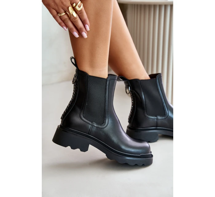 Kožené Botky Chelsea S Dekorativním Řetězem Zateplené D&A JC42-86 Černé Kožené Botky Chelsea S Dekorativním Řetězem Zateplené D&A JC42-86 Černé