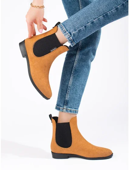 Trendy dámské gumáky model 18444125 na plochém podpatku Trendy dámské gumáky model 18444125 na plochém podpatku