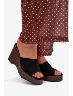 Dámské pantofle na platformě Černé model 21919251 - Boto