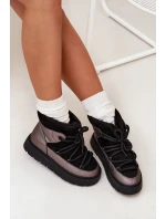 Dámské nízké sněhule s hřejivým kožíškem a silným šněrováním Xarina – černé Dámské nízké sněhule s hřejivým kožíškem a silným šněrováním Xarina – černé