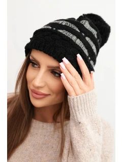 Dámská zimní pletená čepice s bambulí a copánkovým vzorem K466 černá