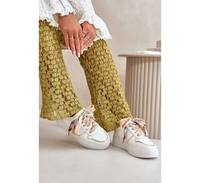 Dámské tenisky na platformě s ozdobným šněrováním bílé Mistra Dámské tenisky na platformě s ozdobným šněrováním bílé Mistra