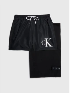 Dárkové balení pánských plavek a ručníku KM0KM00849 BEH černá - Calvin Klein