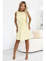 296-16 VICTORIA Trapézové šaty bez rukávů s páskem - máslově žluté