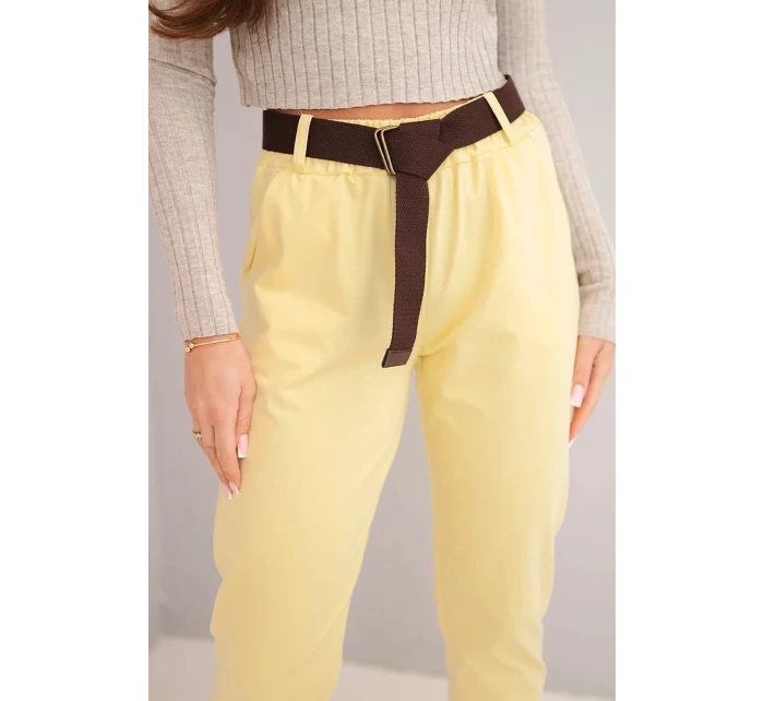 Dámské bavlněné kalhoty s páskem a ohrnutým lemem žluté