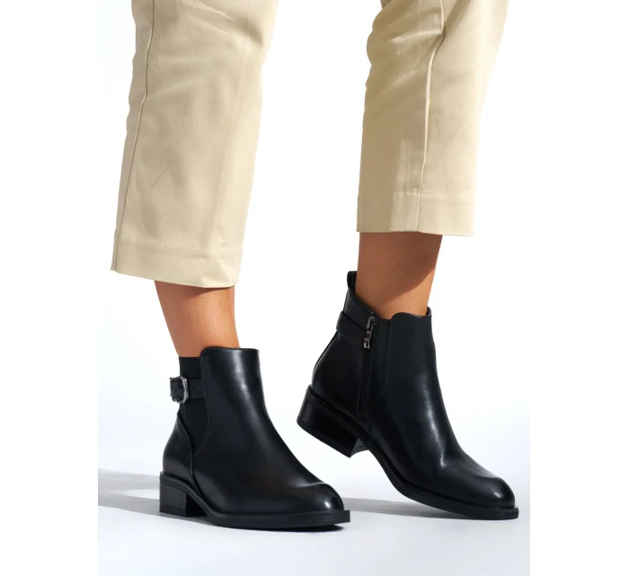 Luxusní kotníčkové boty dámské černé na plochém podpatku Luxusní kotníčkové boty dámské černé na plochém podpatku