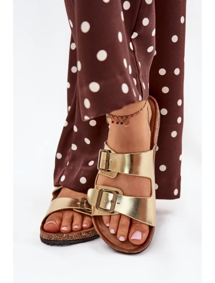 Dámské sandály na korkové platformě s přezkami zlaté model 21704305 - EVENTO Dámské sandály na korkové platformě s přezkami zlaté model 21704305 - EVENTO