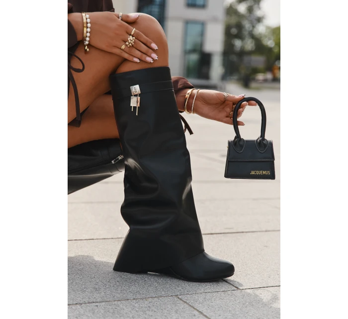 Dámské kozačky na platformě s páskem a stříbrným detailem Eko kůže Černé Korivelle