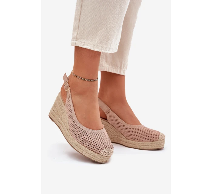 Dámské sandály na klínu s pletením růžové model 21699676 - Boto Dámské sandály na klínu s pletením růžové model 21699676 - Boto