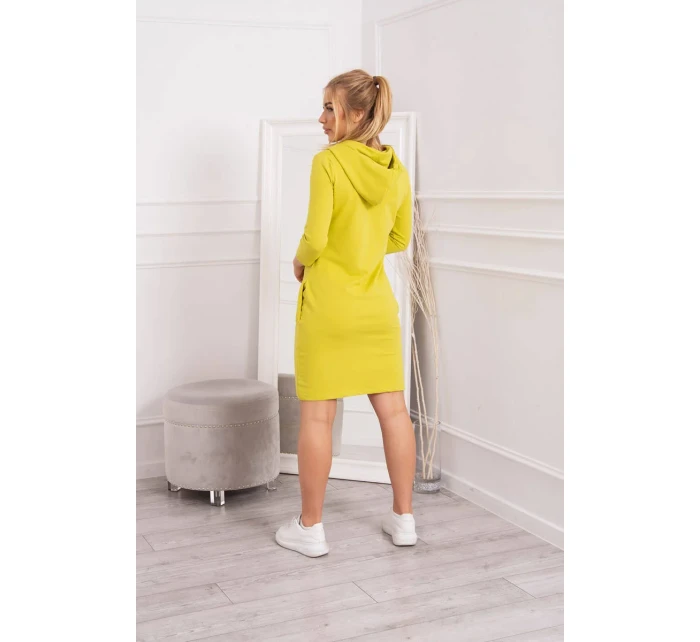 Šaty s kapucí a kapsami na kiwi Šaty s kapucí a kapsami na kiwi