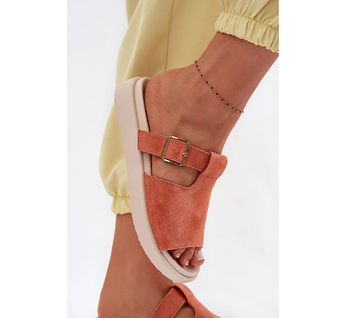 Semišové dámské sandály na platformě s zlatým sponou Oranžové model 22095001 - Boto