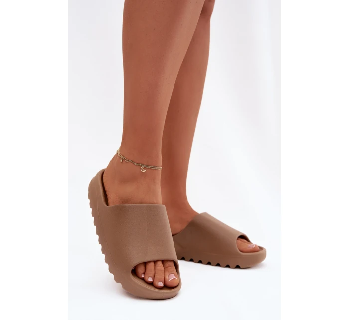 Dámské pantofle na platformě hnědé Olyria