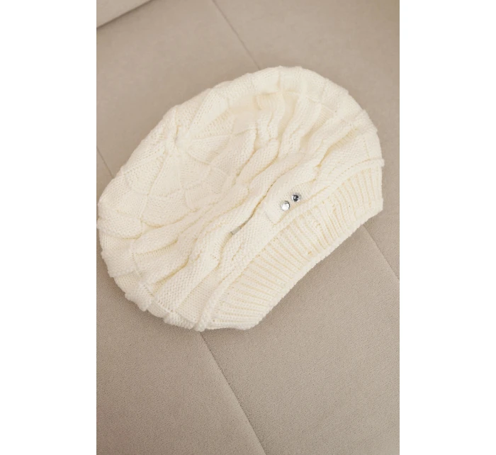 Dámská zimní vlněná čepice se zdobnými krystaly K399 ecru