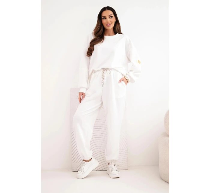 Dámský máslový komplet s volnou mikinou a kalhotami s nápisem LOVE bílý