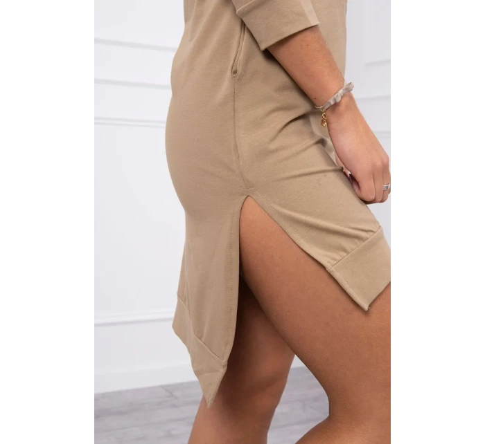 Šaty s delšími zády a barevným velbloudím potiskem