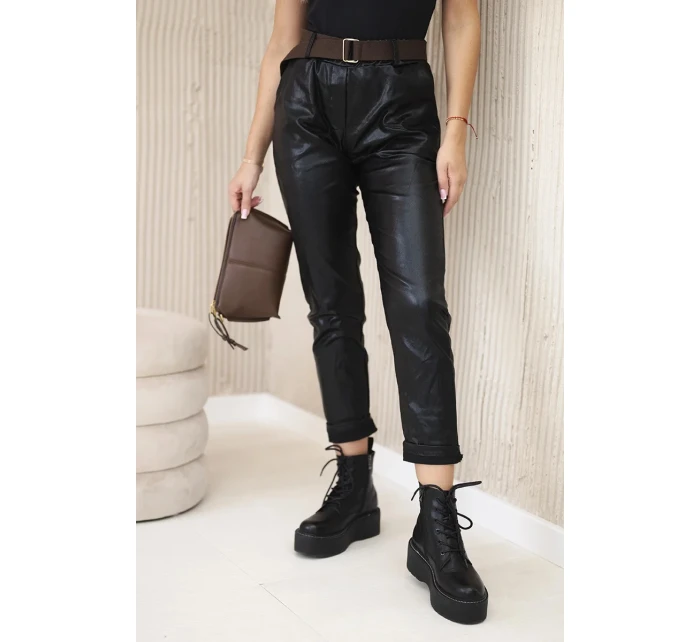 model 22014125 kalhoty s páskem lesklá černá - K-Fashion