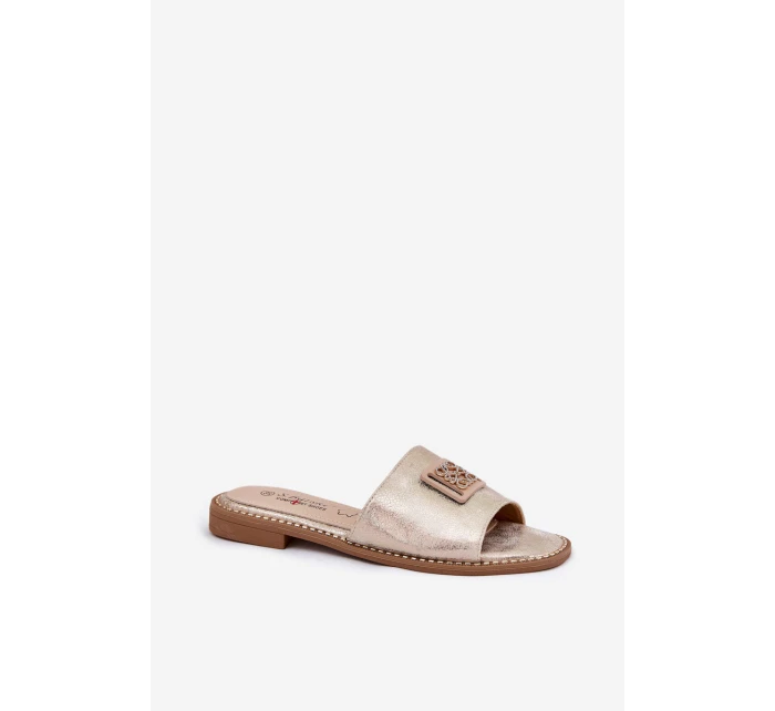 Dámské Sandály Na Plochém Podpatku S Ozdobou model 21696786 Zlaté - S.Barski Dámské Sandály Na Plochém Podpatku S Ozdobou model 21696786 Zlaté - S.Barski