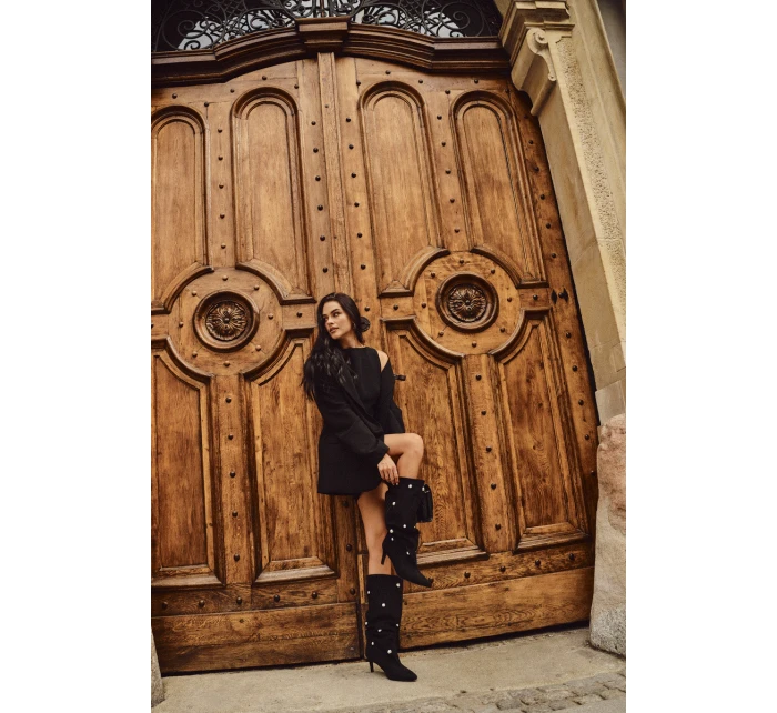 Dámské nazouvací kozačky na jehlovém podpatku Thaliane se stříbrnými ozdobami – černé