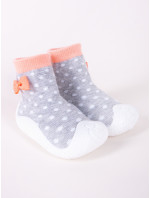 Yoclub Dětské dívčí protiskluzové ponožky s gumovou podrážkou OBO-0135G-AA0B Grey