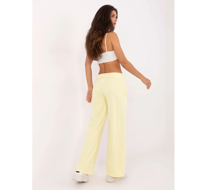 Spodnie RV DR model 21295497 jasny żółty - FPrice Spodnie RV DR model 21295497 jasny żółty - FPrice