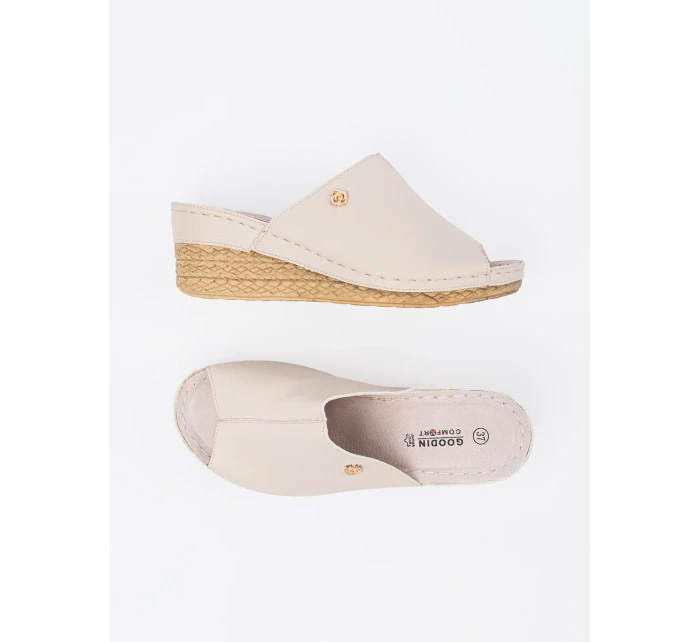 Zajímavé dámské  nazouváky hnědé na klínku