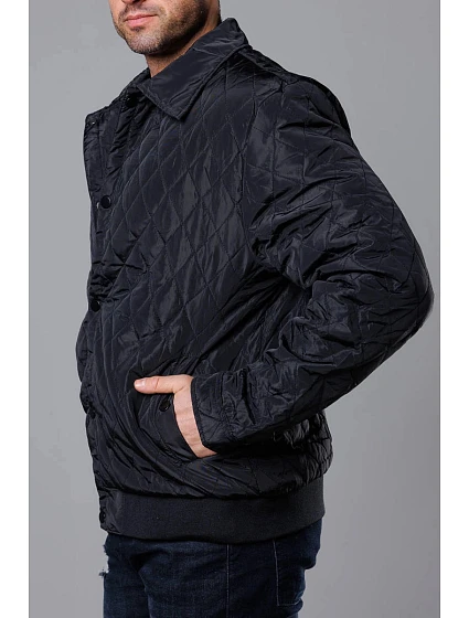 Černá pánská prošívaná bunda s límcem model 18344904 - J.STYLE Černá pánská prošívaná bunda s límcem model 18344904 - J.STYLE