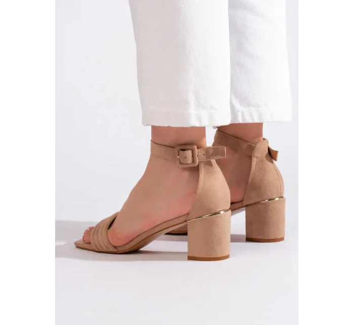 Moderní hnědé sandály dámské na širokém podpatku Moderní hnědé sandály dámské na širokém podpatku