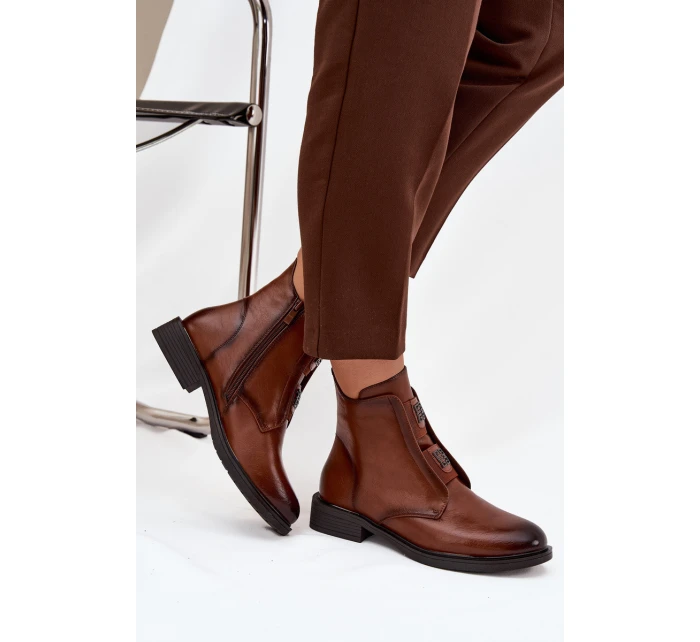 Dámské boty s izolací na nízkém podpatku s ozdobami hnědé model 21712145 - EVENTO Dámské boty s izolací na nízkém podpatku s ozdobami hnědé model 21712145 - EVENTO