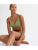 AMOURETTE – Minimizer: elegantní zmenšení o jeden košíček Triumph AMOURETTE – Minimizer: elegantní zmenšení o jeden košíček Triumph