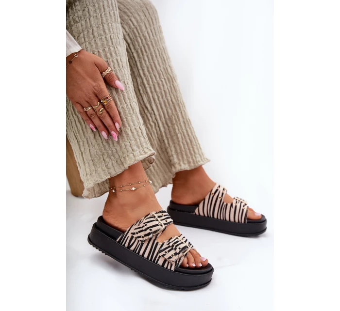Dámské Pantofle S Přezkami Na Platformě Zebra model 21696604 - Boto