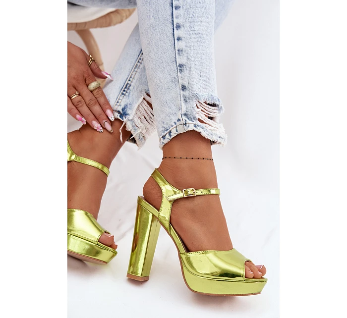 Dámské sandály na vysokém podpatku zelené model 22103033 - Boto