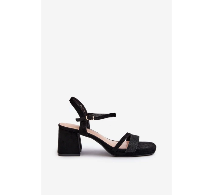 Dámské sandály na podpatku s lesklým páskem černé Tessata Dámské sandály na podpatku s lesklým páskem černé Tessata
