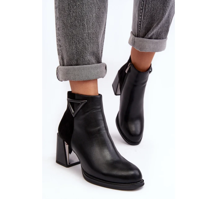 Lakované Boty Na Podpatku Zateplené Černé MR880-093