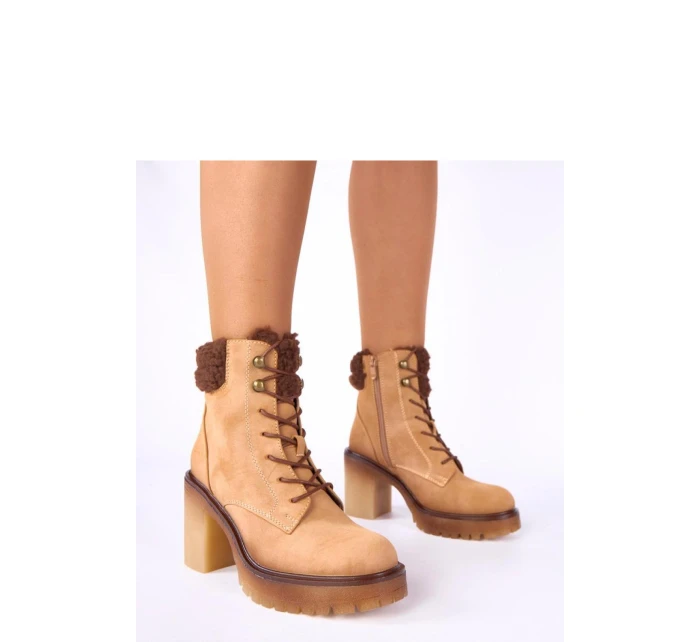 Boty na podpatku  model 222346 Solea