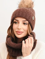 Dámská zimní souprava s bambulí a nákrčníkem hnědá