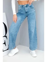 Dámské džíny s širokou nohavicí a vysokým pasem Dámské džíny s širokou nohavicí a vysokým pasem