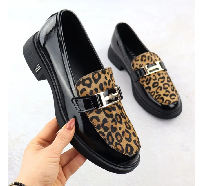 Kožené boty s leopardím vzorem lakované černé model 21904738 - VINCEZA